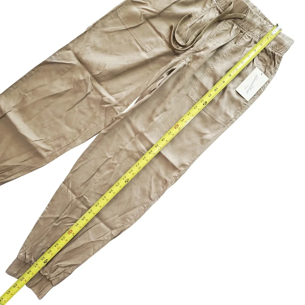 Universal Thread Tan Lyocell Jogger Pants Womens Small NWT High Rise Khaki - Picture 4 of 7